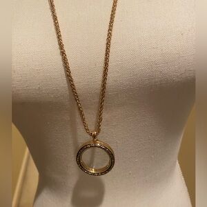 Long chain and magnifier necklace New